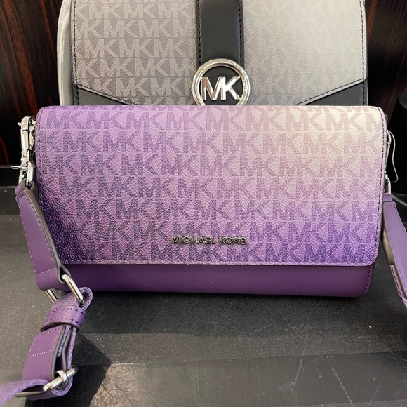 MICHAEL KORS Jet Set Large Ombré Signature Logo Crossbody Bag
Dark Purple
NWT - Picture 4 of 16
